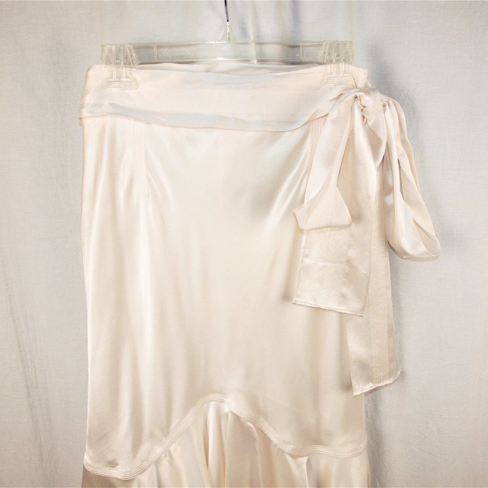 Perry Ellis White Silk Skirt with Peplum bottom - Size 6 NWT
